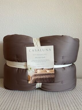 NWT Full/Queen Rayon from Bamboo Quilt Fig - Casaluna